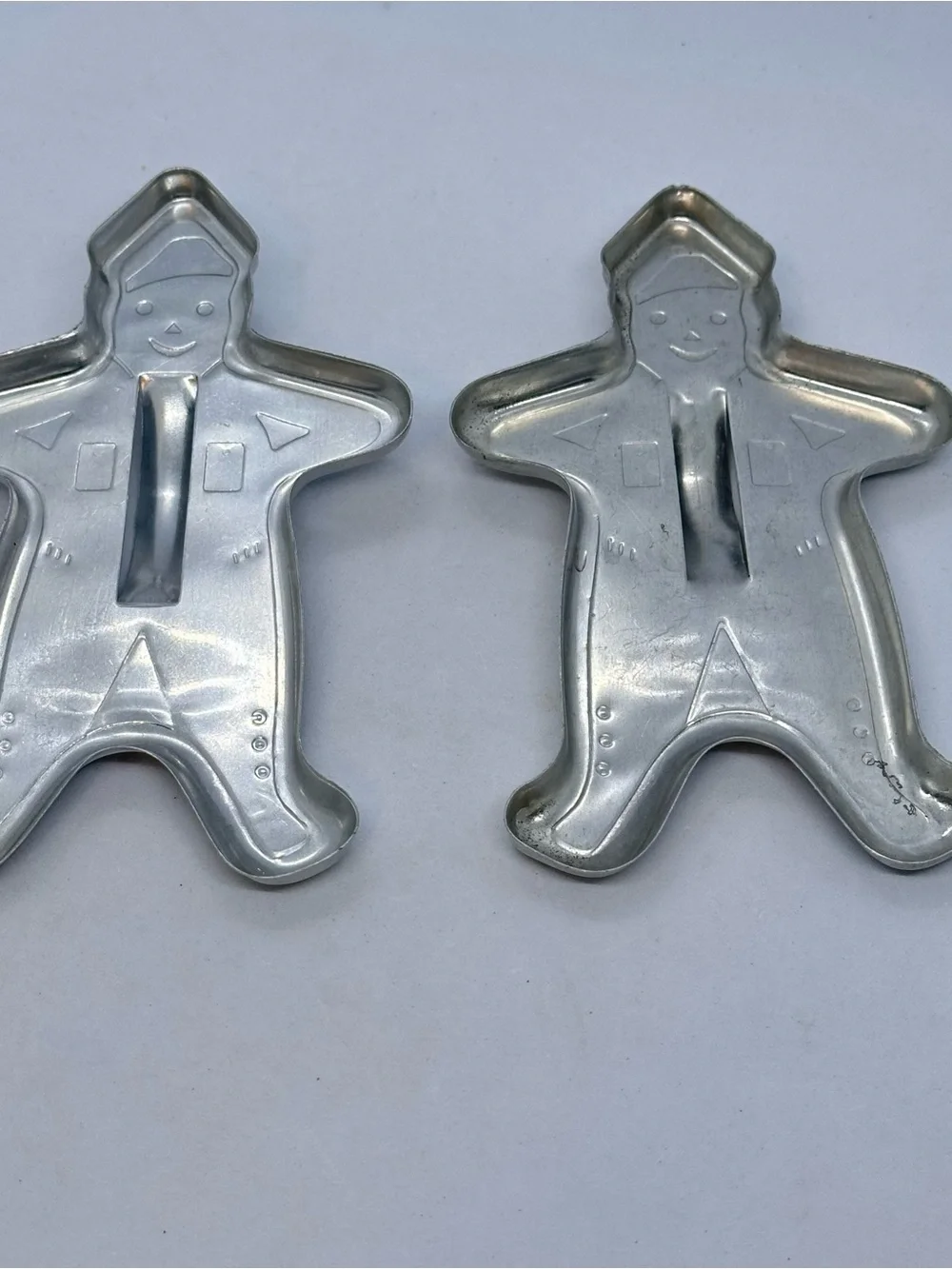 Lot/7 Cookie Cutters Gingerbread Men Star Bell Dog Tree & Flower Shaped Aluminum